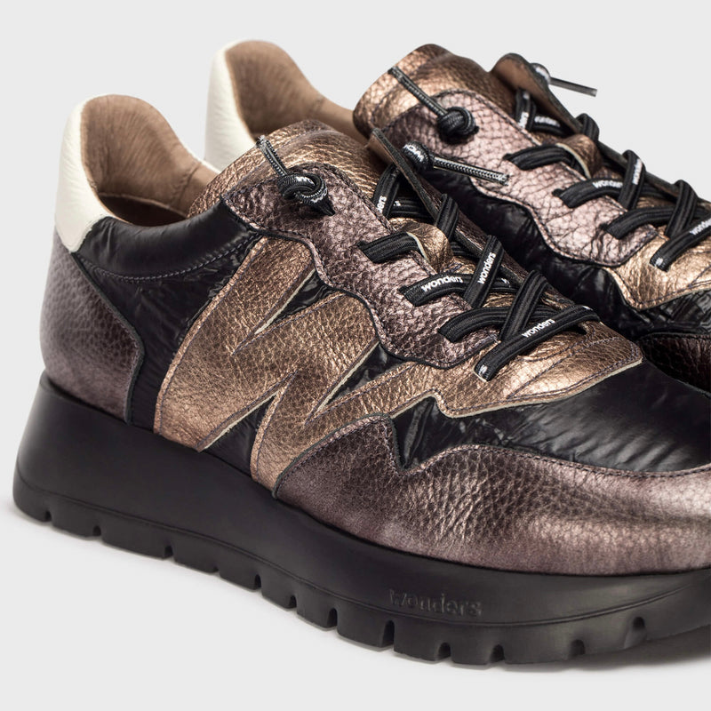 Wonders Odisei 91 Negro/Oro Trainer