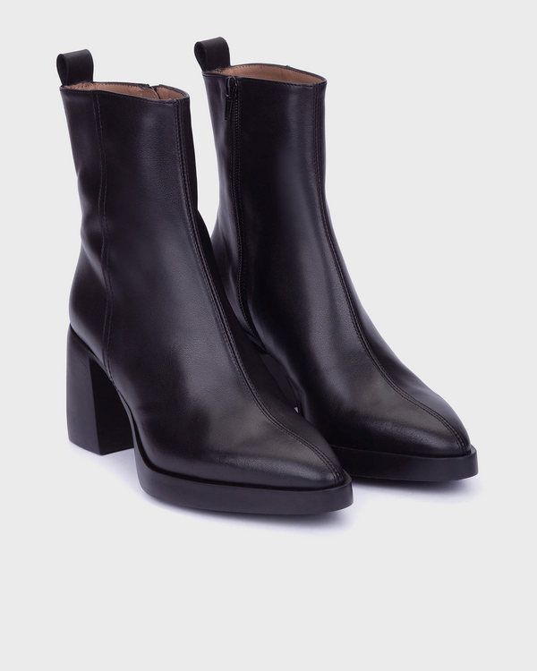 Wonders Vita M-6301 Black Ankle Boot