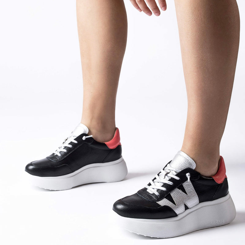 Wonders Black & Coral Leather Trainer