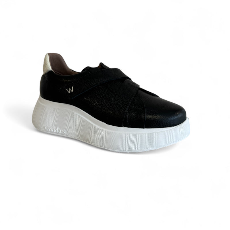 Wonders Koala Black Platform Trainer