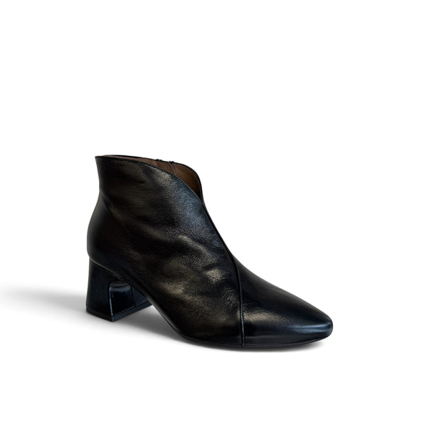 Wonders I-9013 Black Leather Ankle Boot