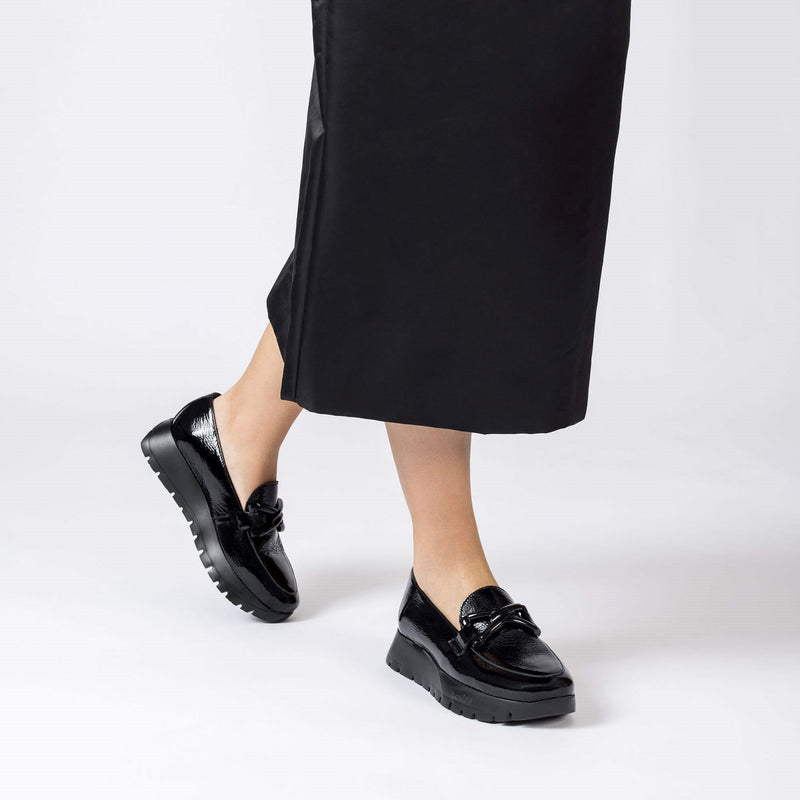 Wonders Rose Black Patent Wedge Loafer