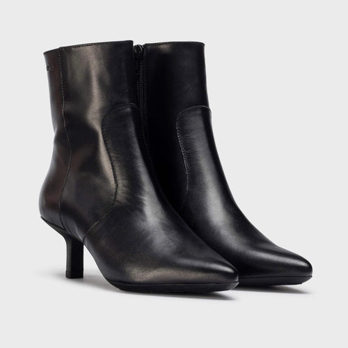 Wonders Flexfit 11 Black Leather Ankle Boot - Kitten Heel