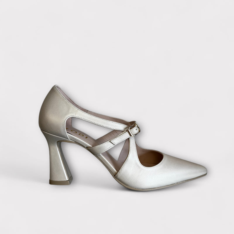 LODI Rodenas Cream Court Shoe