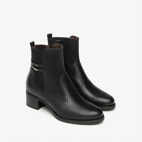 NeroGiardini Black Leather Ankle Boot