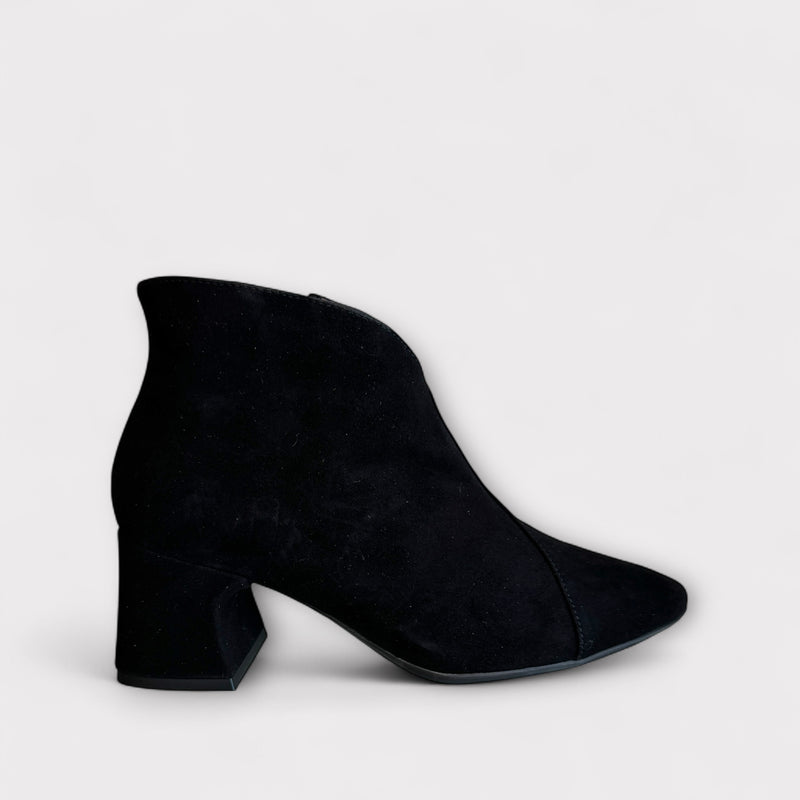 Wonders Eliot Black Suede Ankle Boot