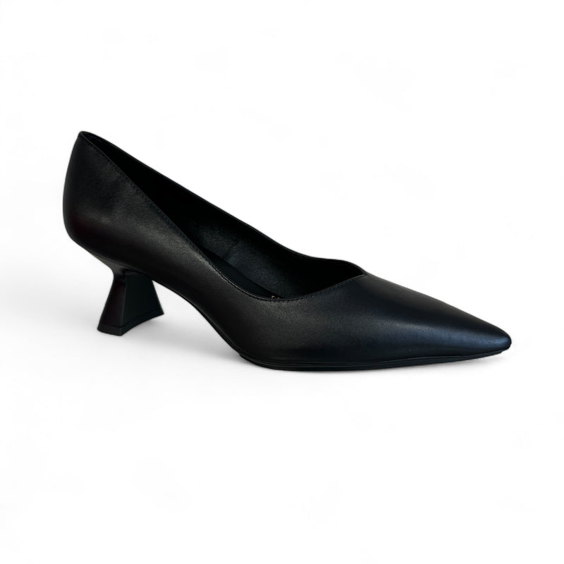 LODI KAL 4901 Black Kitten Heel Shoe