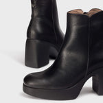 Wonders Lady 81 Black Platform Ankle Boot