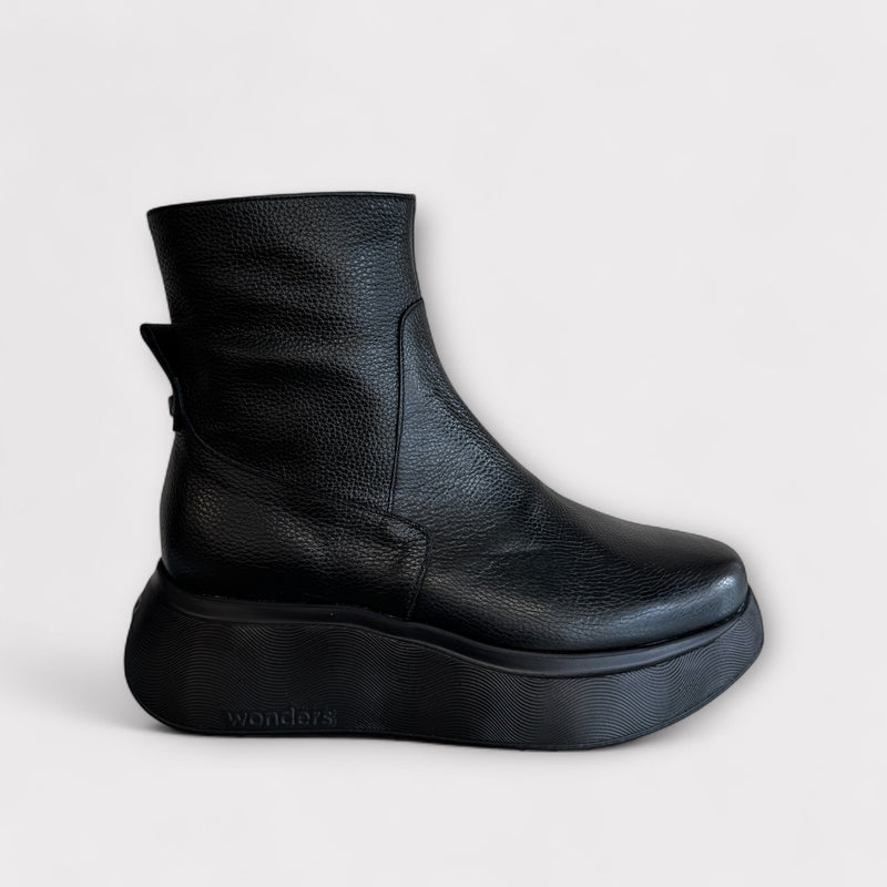 Wonders Sofia Black Wedge Ankle Boot