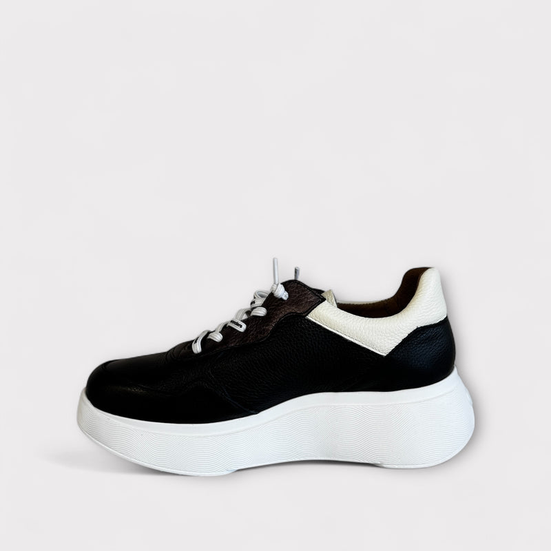 Wonders Roma 30 Black & Cream Chunky Trainer