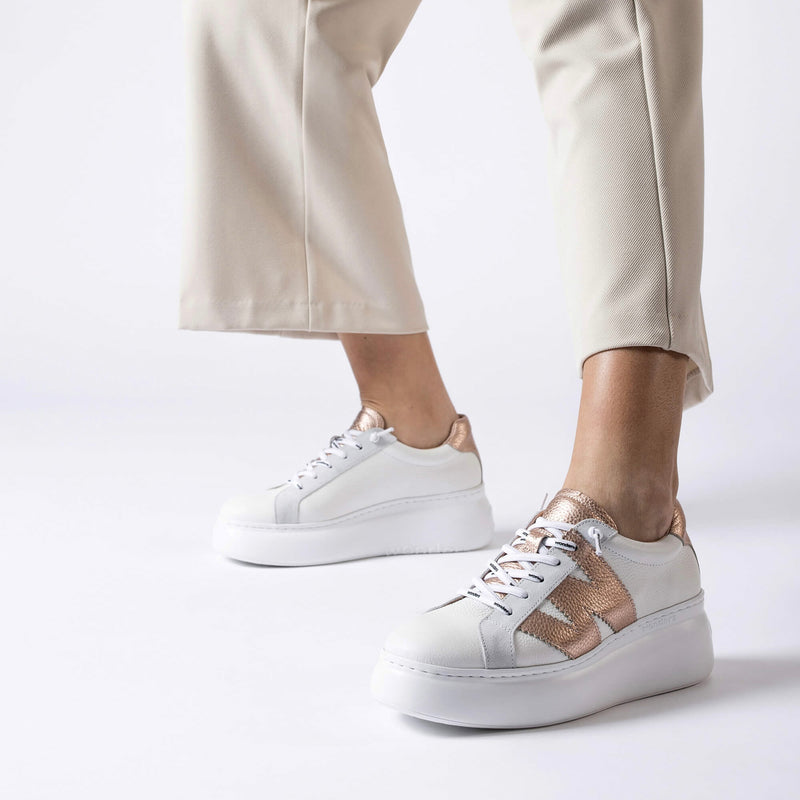 Wonders Astra White & Gold Trainer