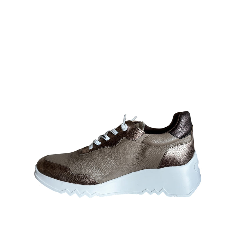 Wonders E-6760 Kyoto 60 Taupe & Gold Leather Trainer