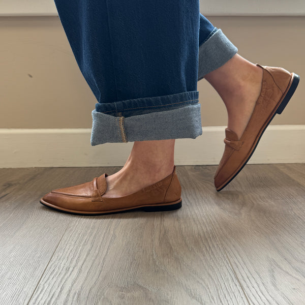 POMME D’OR GRACE 1218PE Toffee Loafer